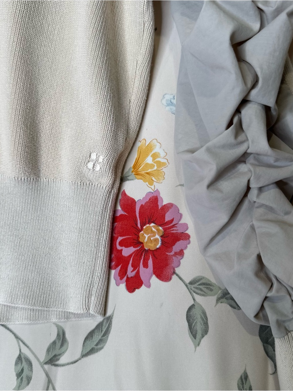 SWEATY BETTY Cream Crewneck Sweater with Light Gray Ruched Sleeves - Picture 3 of 5